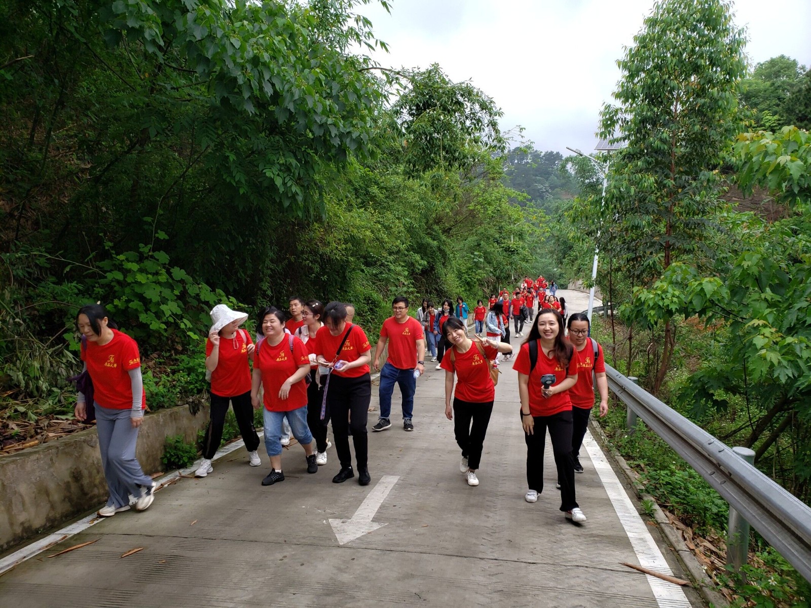 2022年螺螄粉小鎮飛行營(yíng)地“美麗柳州，快樂(lè )前行”健步走活動(dòng)