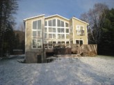 1 Chalet Lac Superieur 6 bedroom Modern Home - Lakefront - Hot Tub